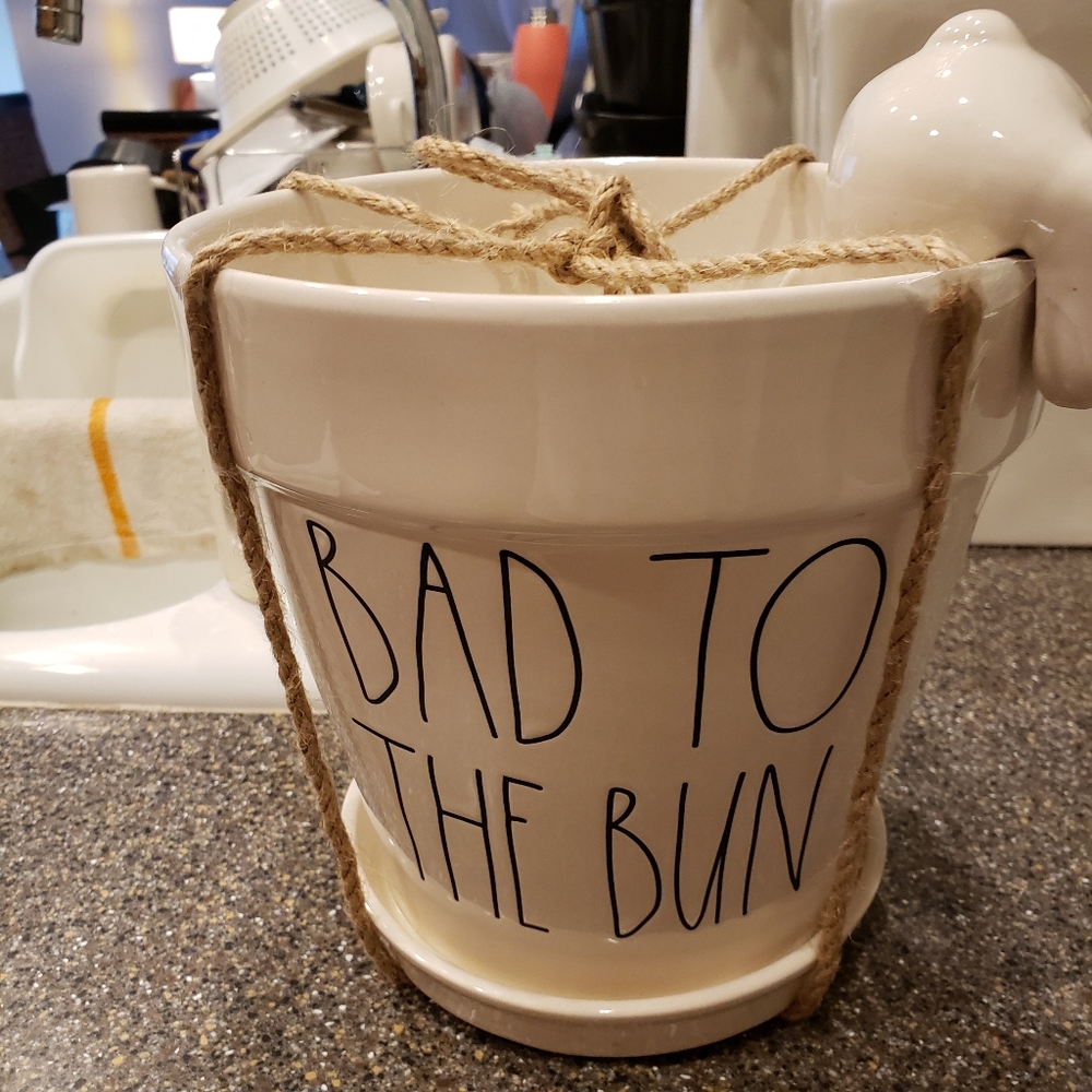Rae Dunn planter